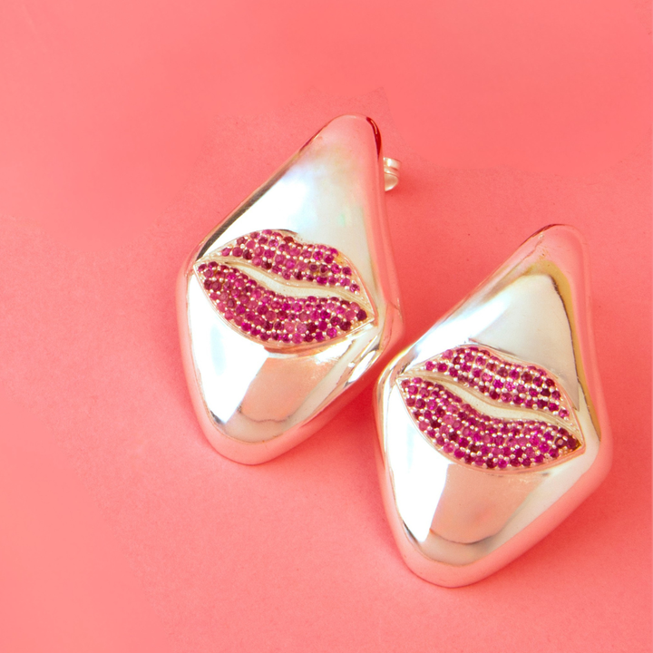 Scarlet Pink Kiss me earring